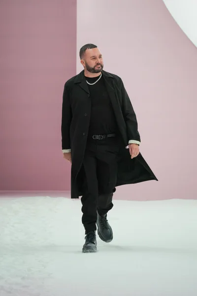 Look 50